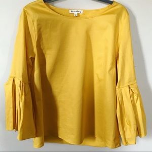 Bell sleeve top